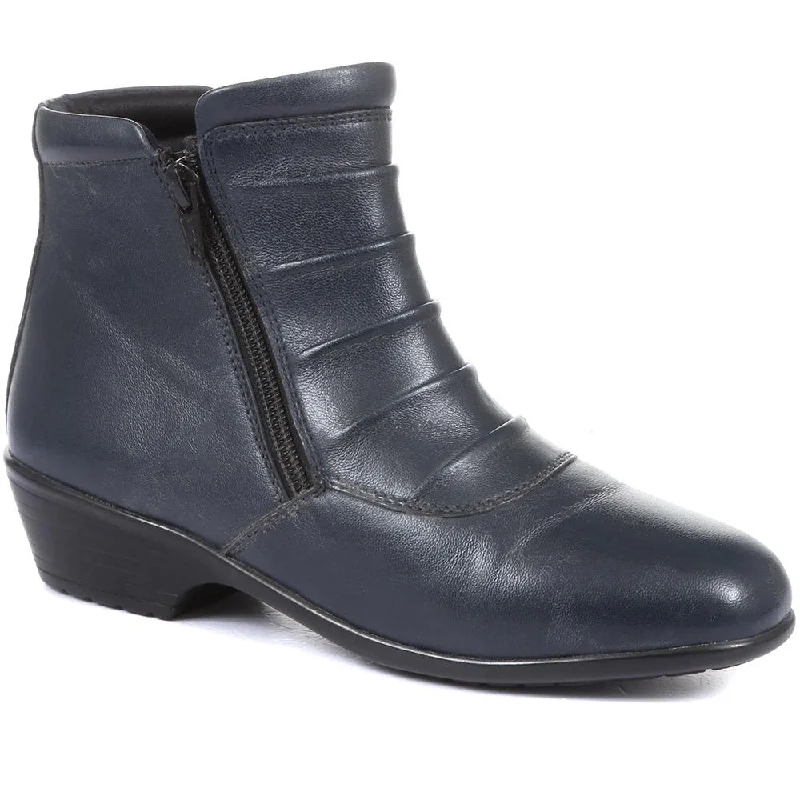 women’s dress shoes for special occasions -Leather Ankle Boot - KF34007 / 320 900