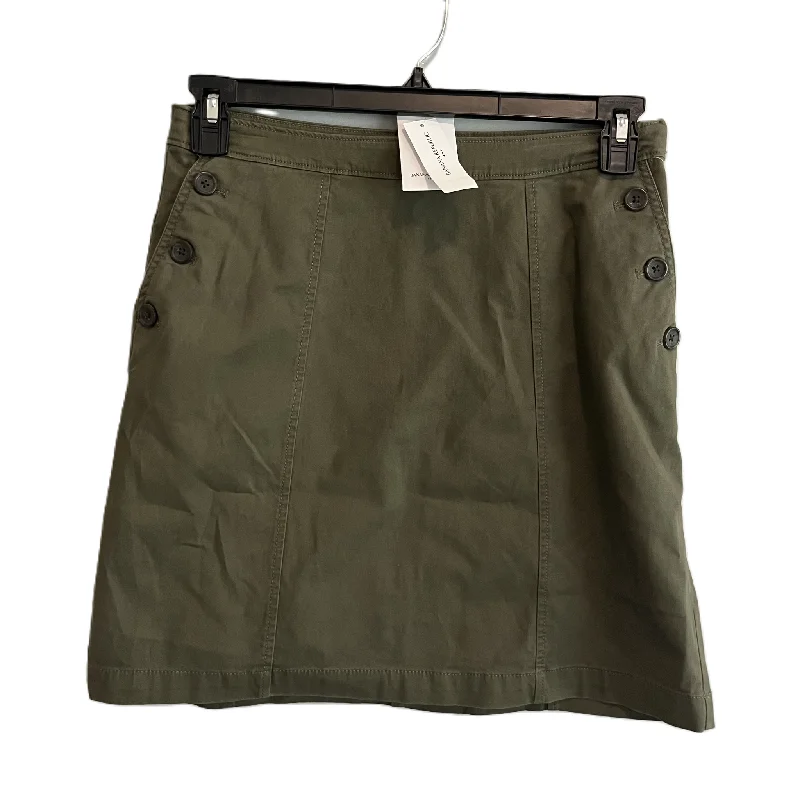 trendy women’s boots for fall fashion -Skirt Mini & Short By Banana Republic In Green, Size: 4