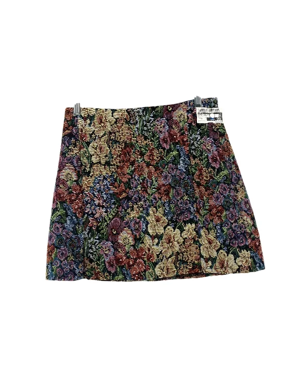 women’s casual outfits for travel -Skirt Mini & Short By Shein In Floral Print, Size: S