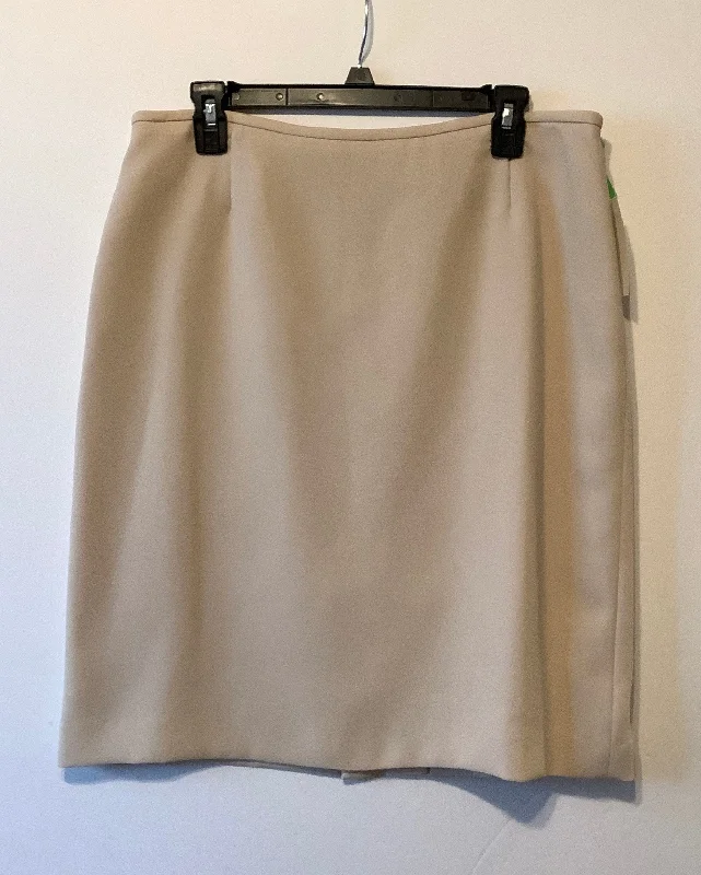 casual women’s pants for warm weather -Skirt Mini & Short By Tahari By Arthur Levine In Cream, Size: 12